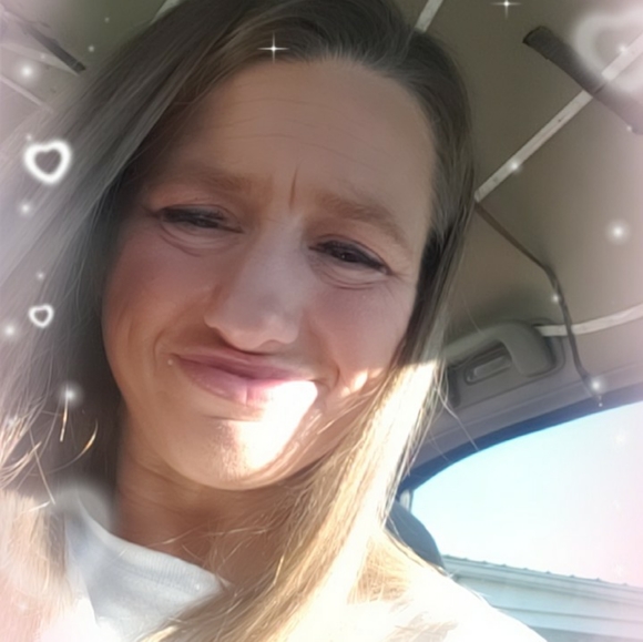 Meet your Posher, Jessica - Picture 3 of 3